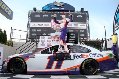 Late Pass Gives Denny Hamlin Nascar Cup Victory At Dover Sports Gwinnettdailypost Com