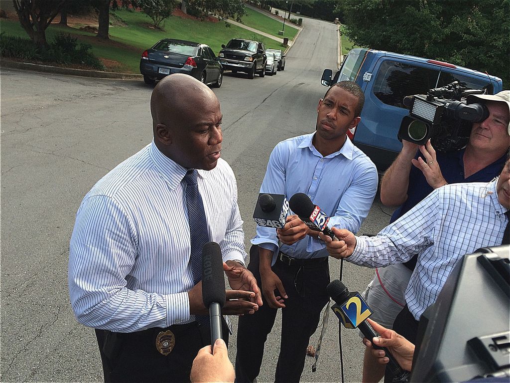 Suspect arrested after SWAT standoff near Lilburn; also wanted in drug