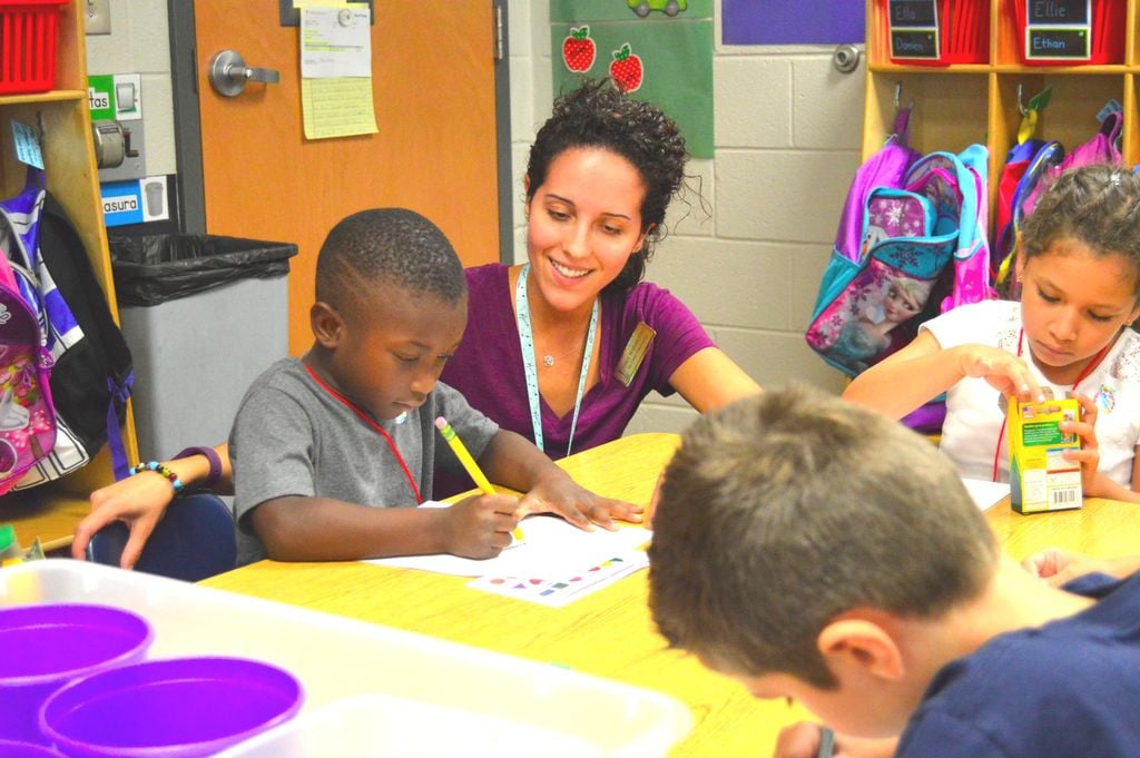 With 54 students, Ivy Creek joins growth of dual language immersion ...