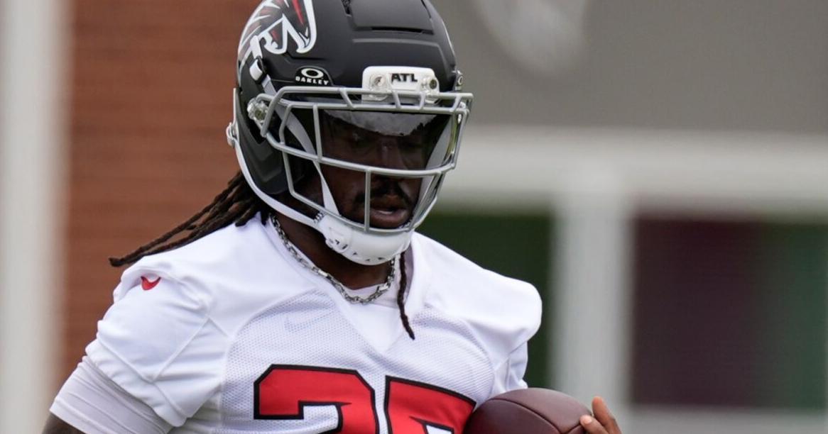 Tyler Goodson adds Atlanta Falcons feel to youth camp at North Gwinnett