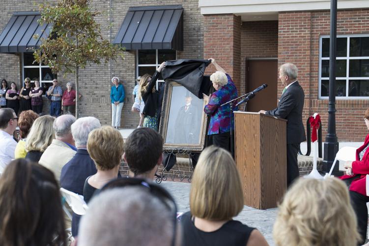 Lilburn leaders celebrate new City Hall, library opening