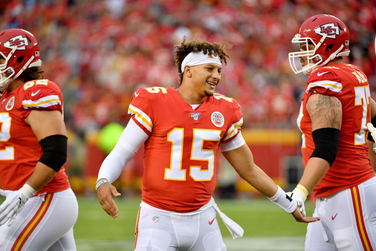Exclusive Aaron Rodgers Has New Mvp Mahomie In State Farm Ads Sports Gwinnettdailypost Com He's even making mahomes unlikable in their shared commercials. aaron rodgers has new mvp mahomie