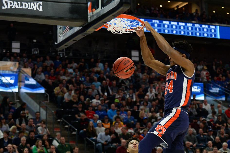 Fast Breaking North Carolina Looks To Outrun Auburn Sports