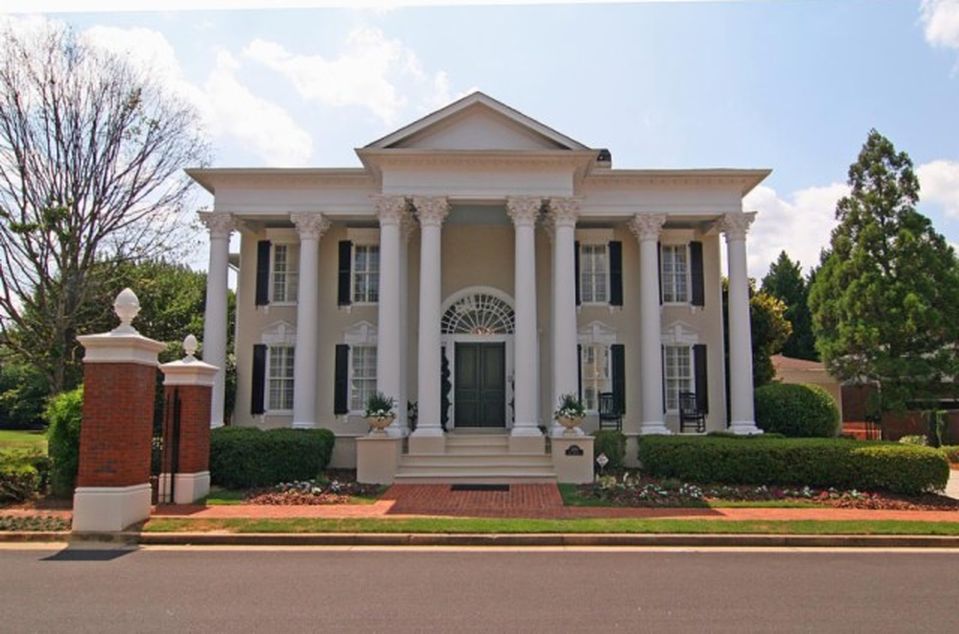 ON THE MARKET Replica of Tennessee's 'Rattle and Snap' Plantation in