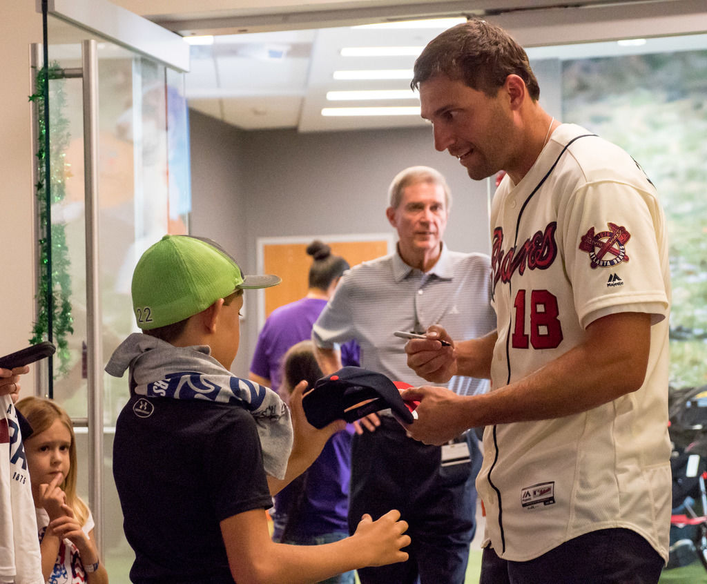 Francoeurs, Braves make annual stop at children's hospital for Christmas in  July event, News