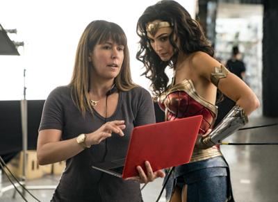 Gal Gadot Is Wonder Woman And A Normal Mom Entertainment Gwinnettdailypost Com