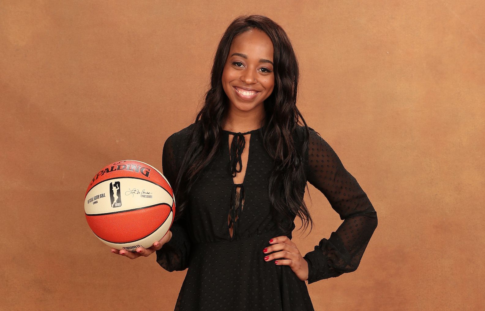 North Gwinnett Grad Lexie Brown Adjusting To Coming Off Bench As WNBA ...