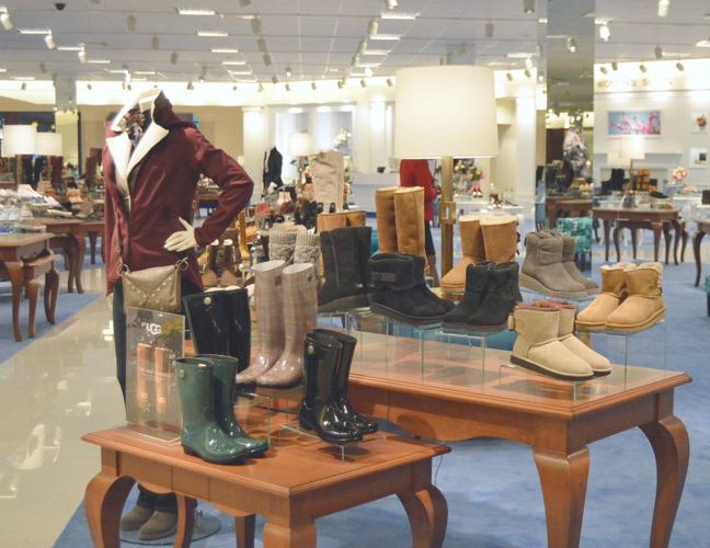 Von Maur Department Store Named Retailer of the Year by Accessories Council