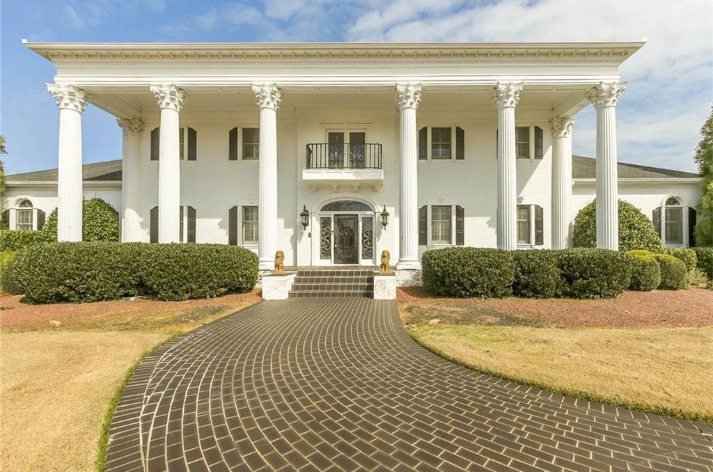 ON THE MARKET Home listed for 1 million needs updating Multimedia