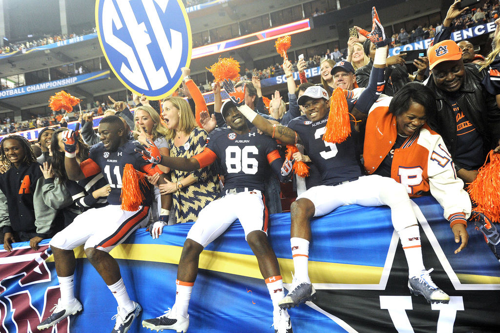 Brad Nessler, the new voice of SEC on CBS, on following Verne Lundquist