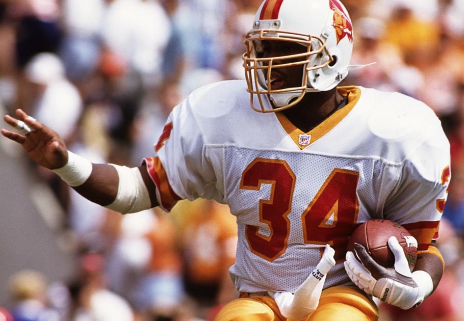 Former Nfl Rb Tennessee Star Reggie Cobb Dies At 50 Sports