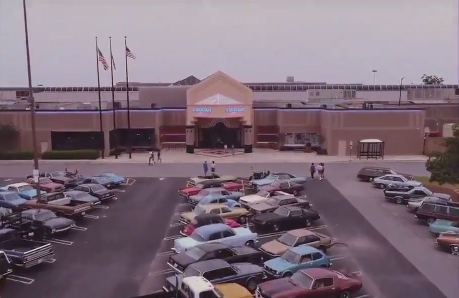 PHOTOS Stranger Things Season 3 At Gwinnett Place Mall Multimedia 