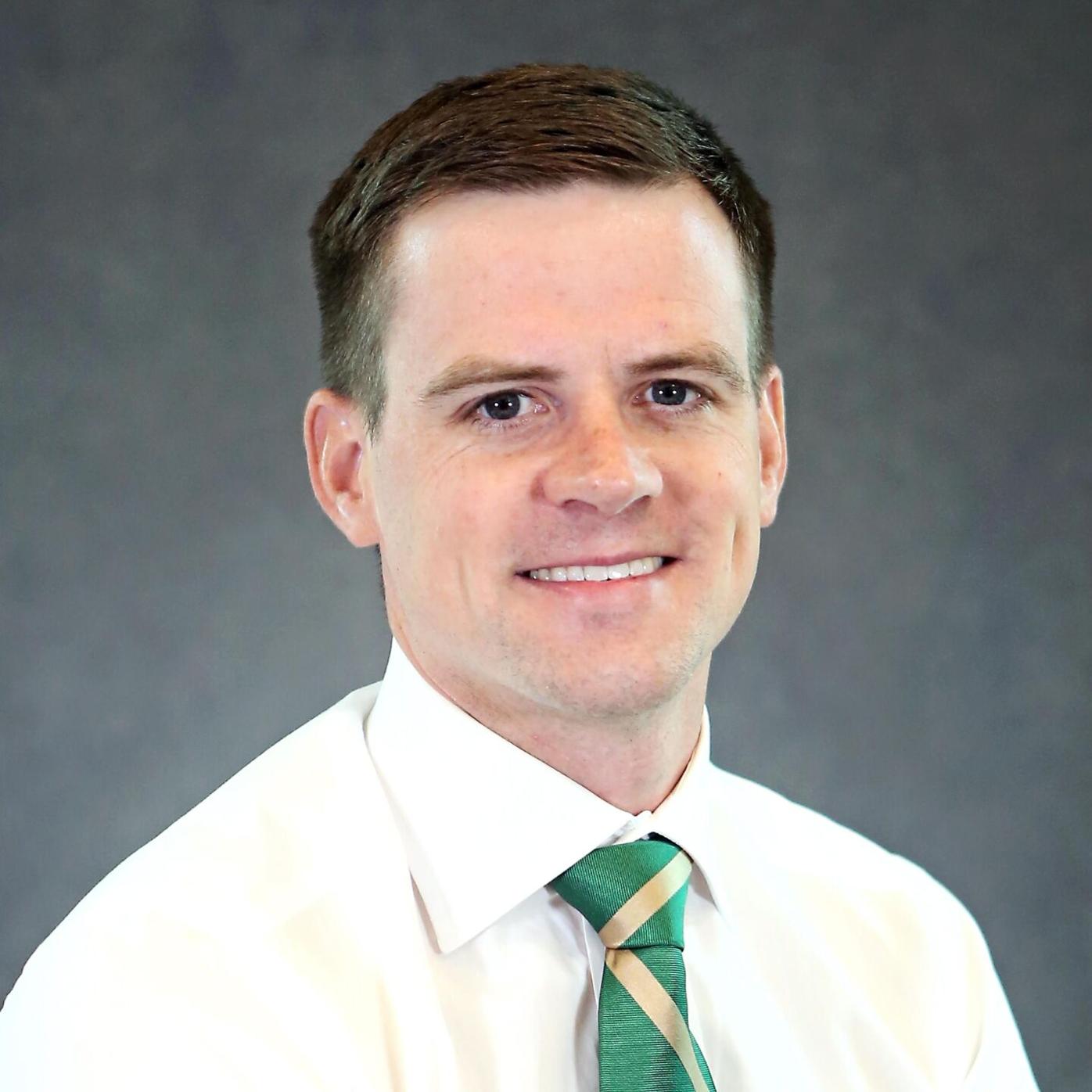 Buford promotes Wes Parker to head boys basketball coach
