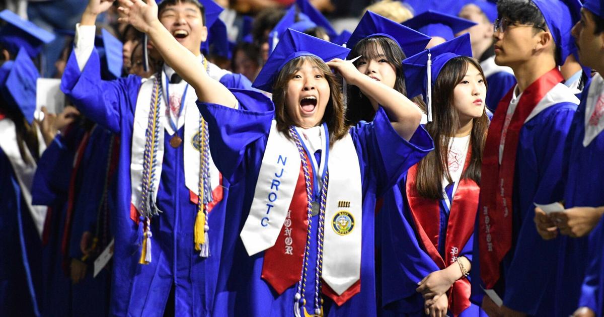 PHOTOS: 2024 Peachtree Ridge High School Graduation | Slideshows ...