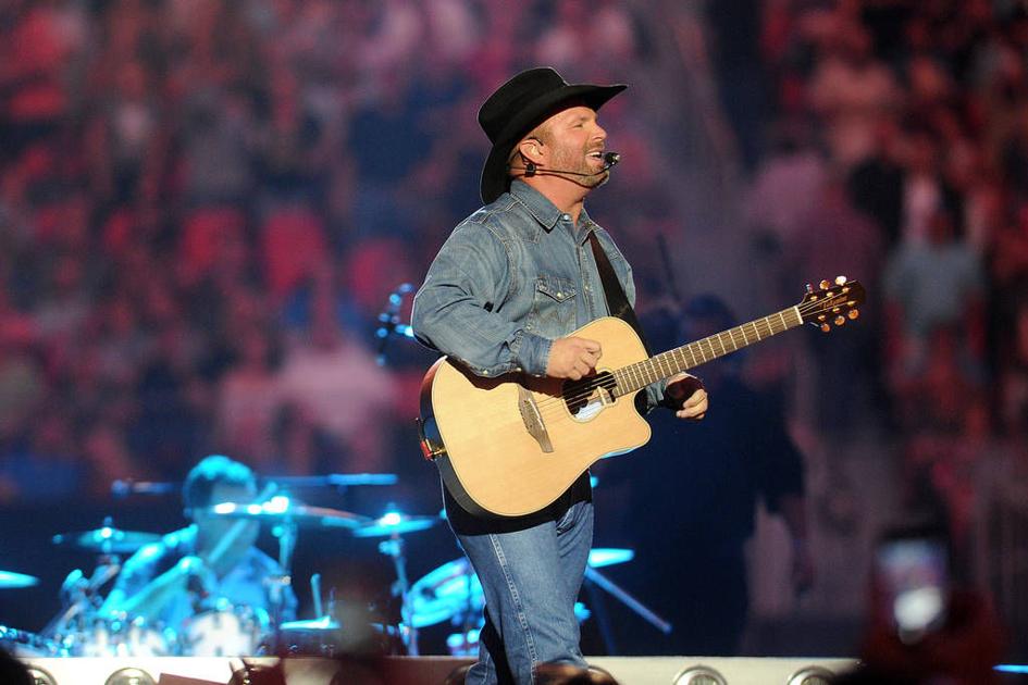 Garth Brooks Christens Mercedes Benz Stadium With Sold Out
