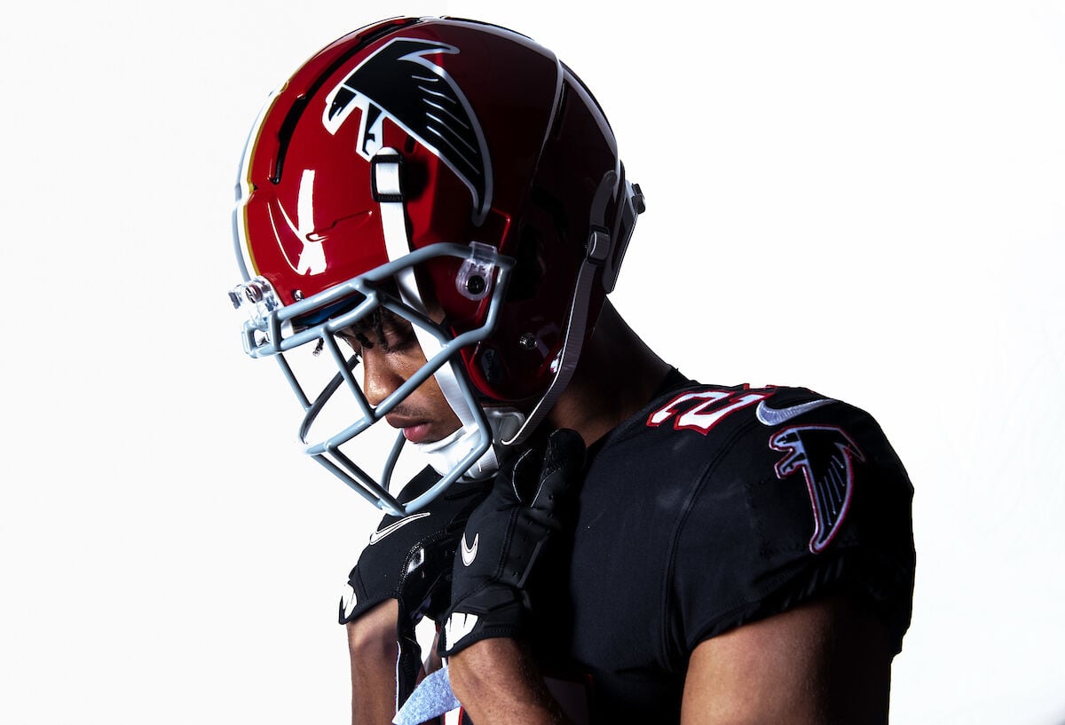 Falcons Are Bringing Classic Helmet Back For 2022 Season - Sports