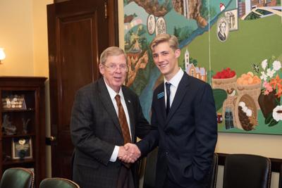 Peachtree Corners teen Cameron Potter got lesson in government as U.S. Senate page