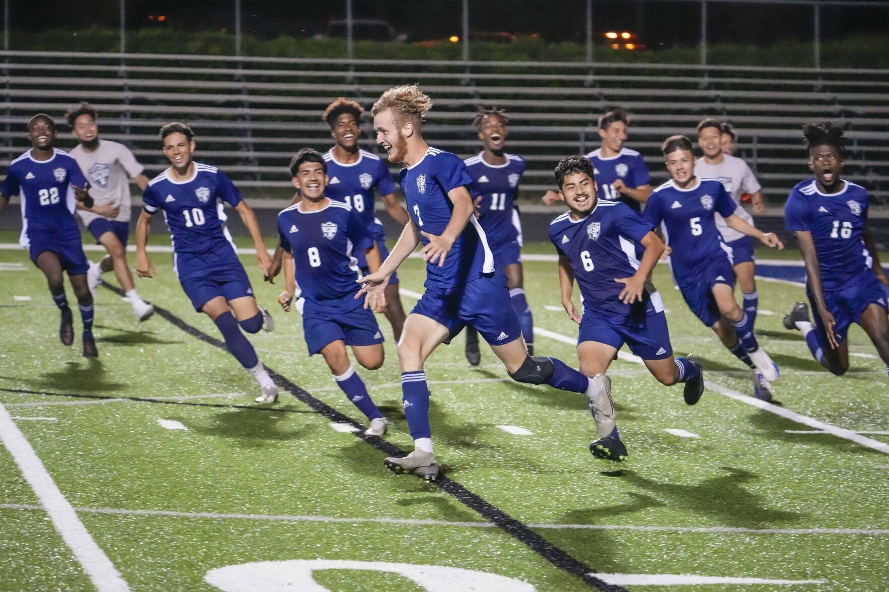 South leads teams in final 2021 high school soccer
