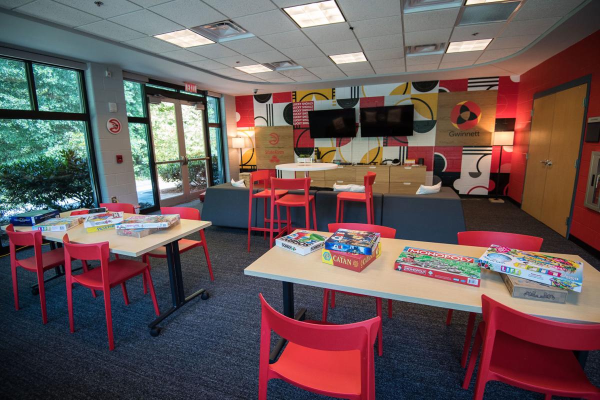 Atlanta Hawks State Farm Unveil Good Neighbor Club At Gwinnett S Lucky Shoals Park Sports Gwinnettdailypost Com