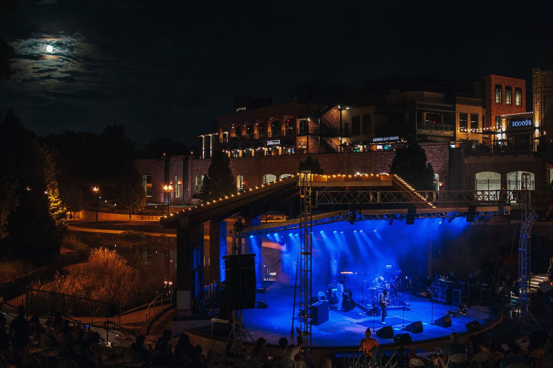 Diamond Rio set to play the Bowl at Sugar Hill Saturday night