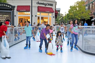 Mall Of Georgia Customers Take To Ice On Shopping Center S New Skating Rink News Gwinnettdailypost Com