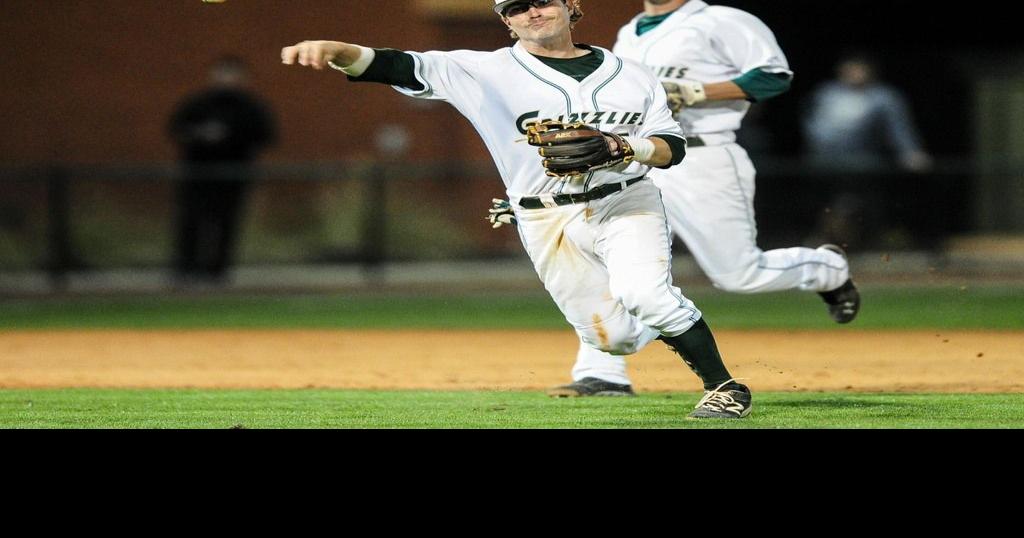 College vs. Faulkner Baseball Slideshows