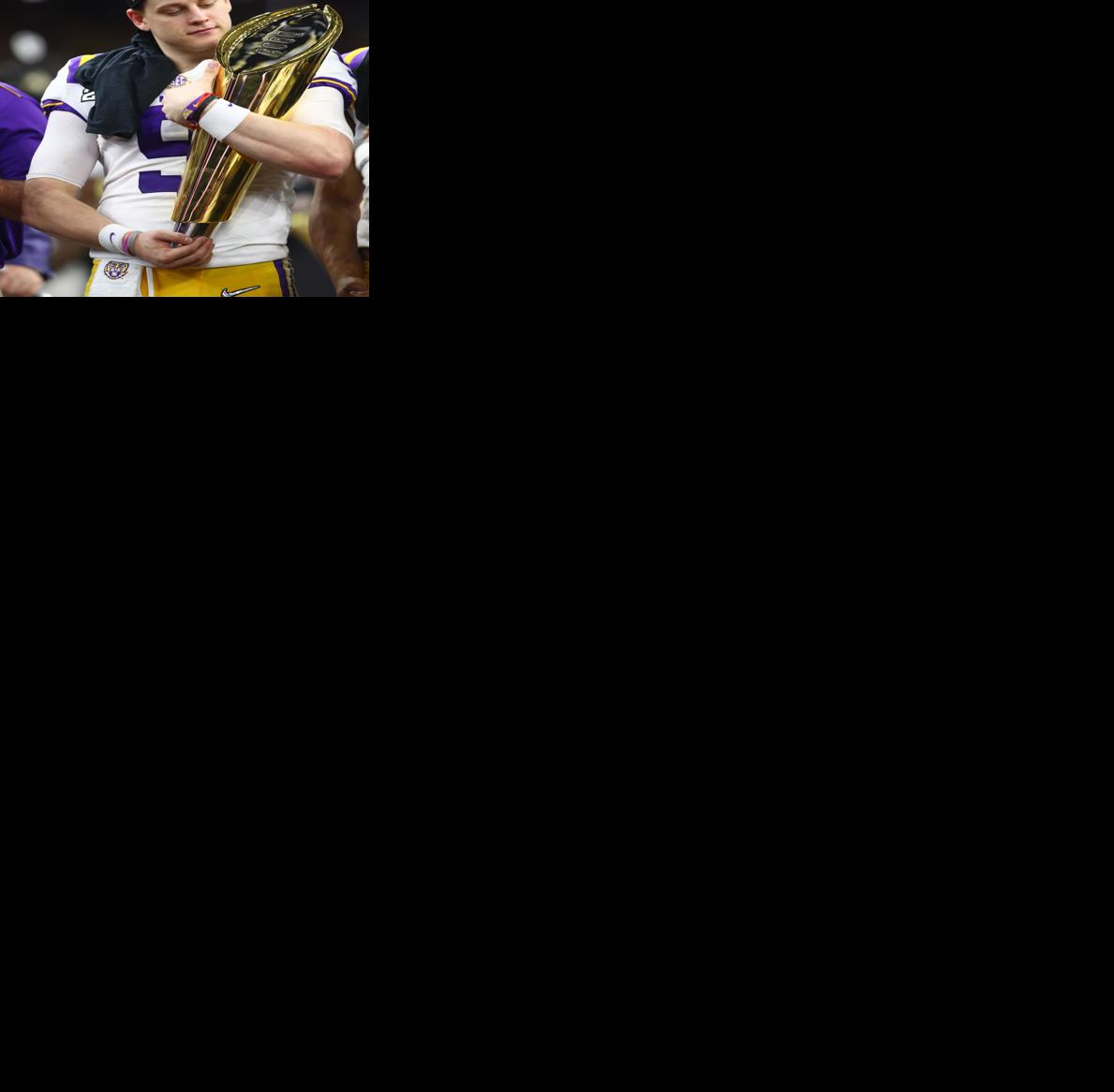 Joe Burrow Lsu Cap 15 0 Season With Convincing Win Over
