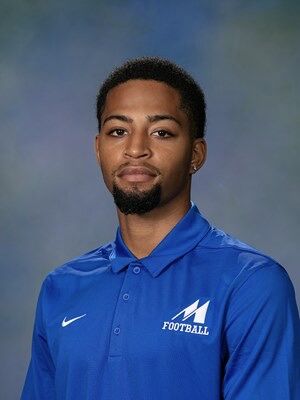 Discovery grad Elijah Roundtree impresses in college football debut at ...