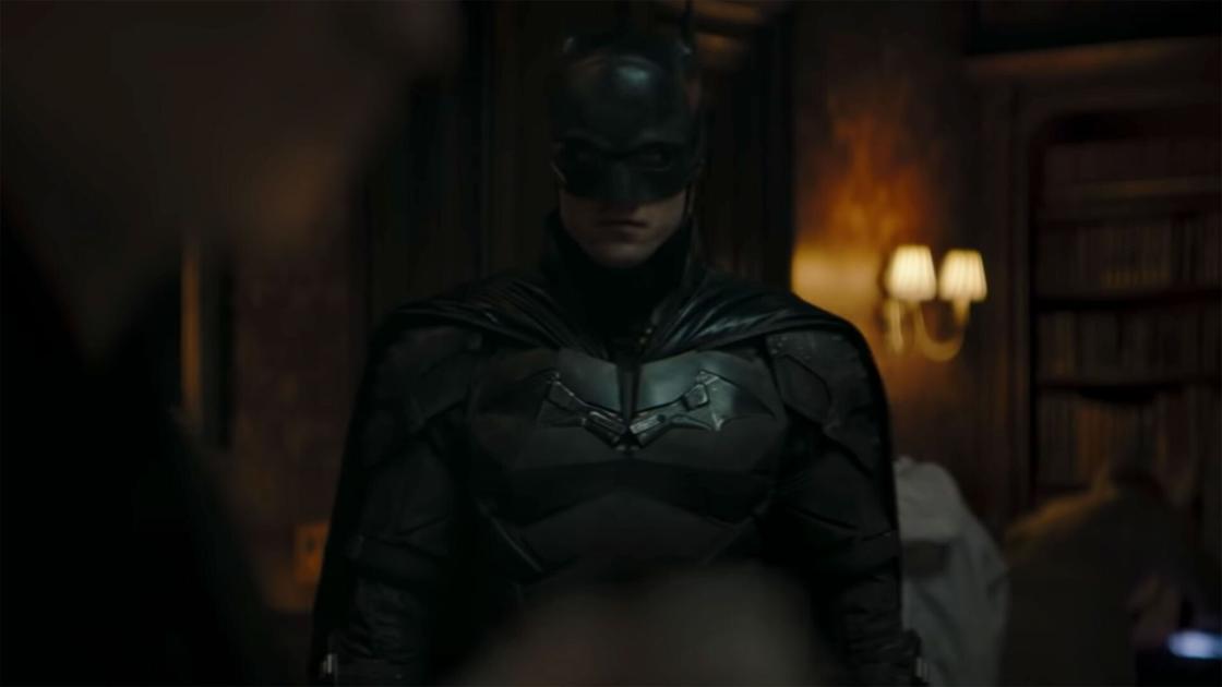 the batman debuts its first trailer
