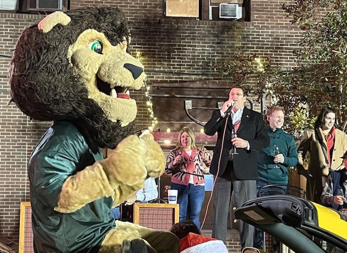 Hammond 'lions up' for Christmas parade News