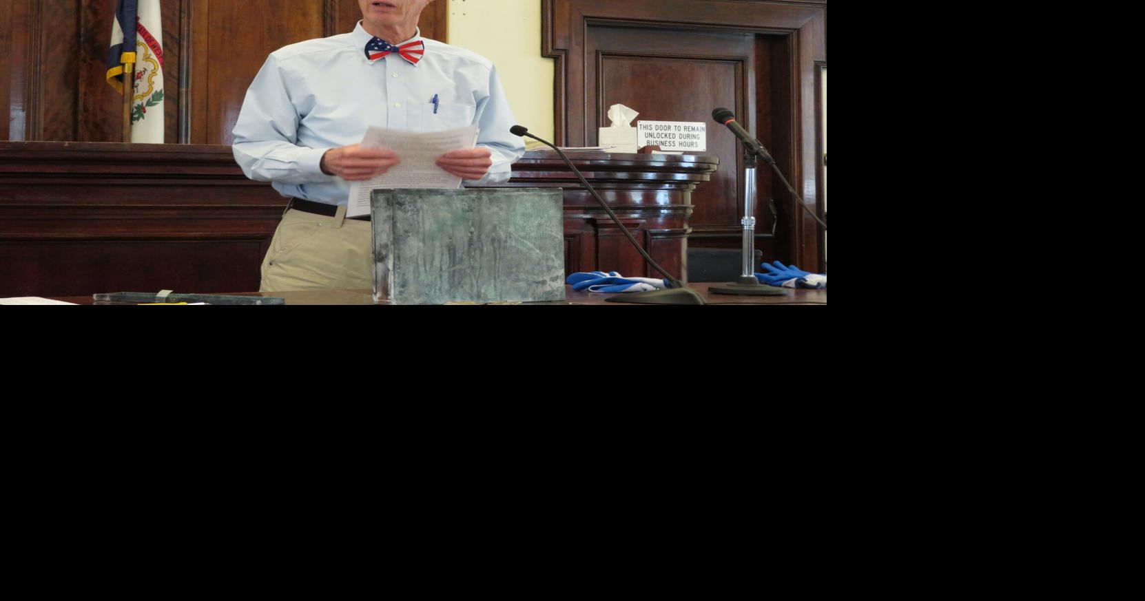 Time capsule opens history | News | hampshirereview.com