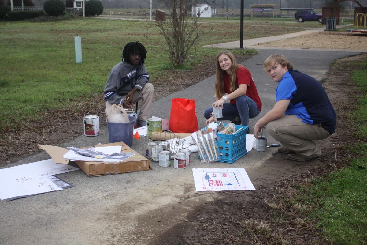 Art students ready supplies