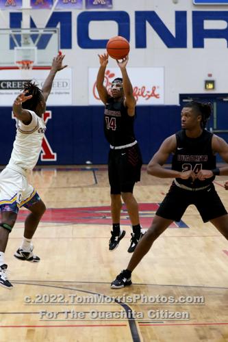 Carroll vs Ouachita boys basketball