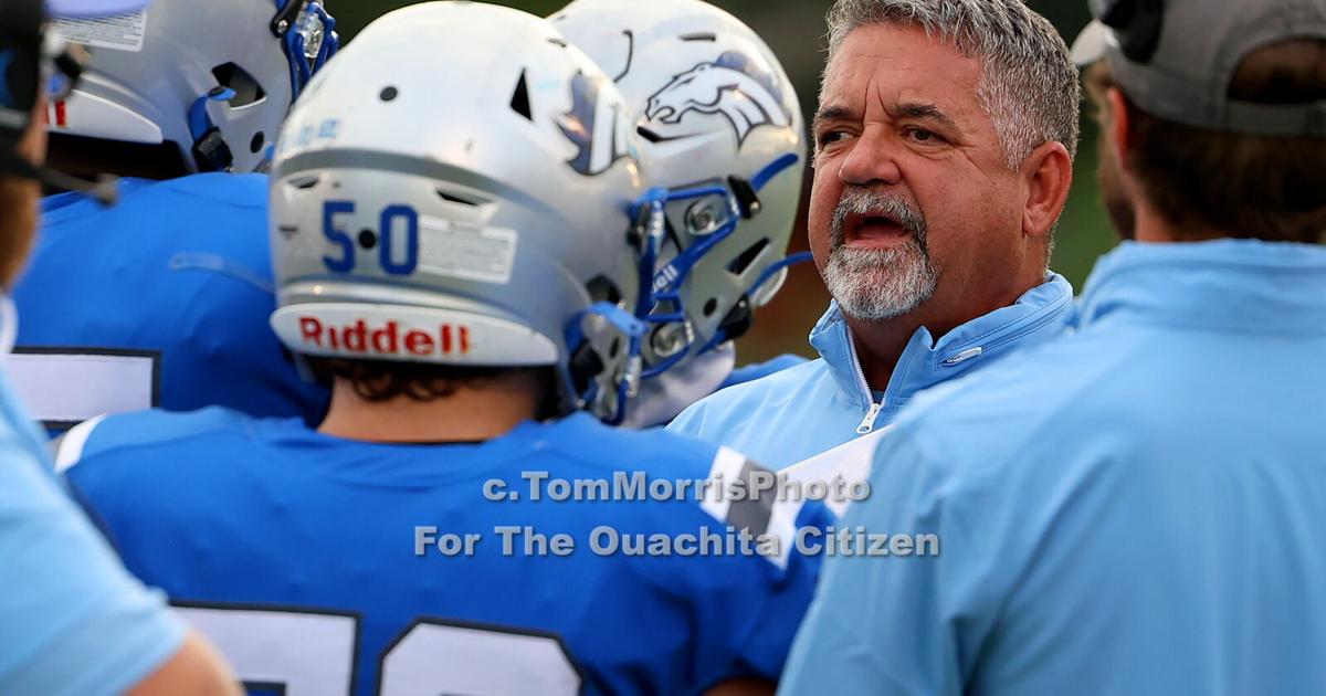 FOOTBALL PREVIEW: Past is the past for River Oaks | Sports | hannapub.com