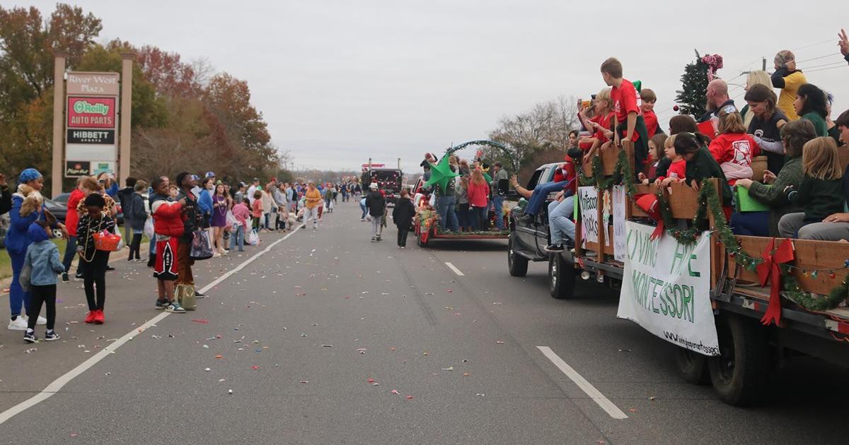 Large crowd attends Vidalia Christmas parade Local/State Headlines