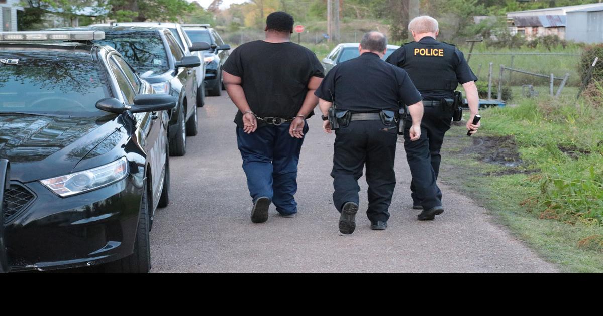 Parish drug raid nets 13 arrests The Concordia Sentinel