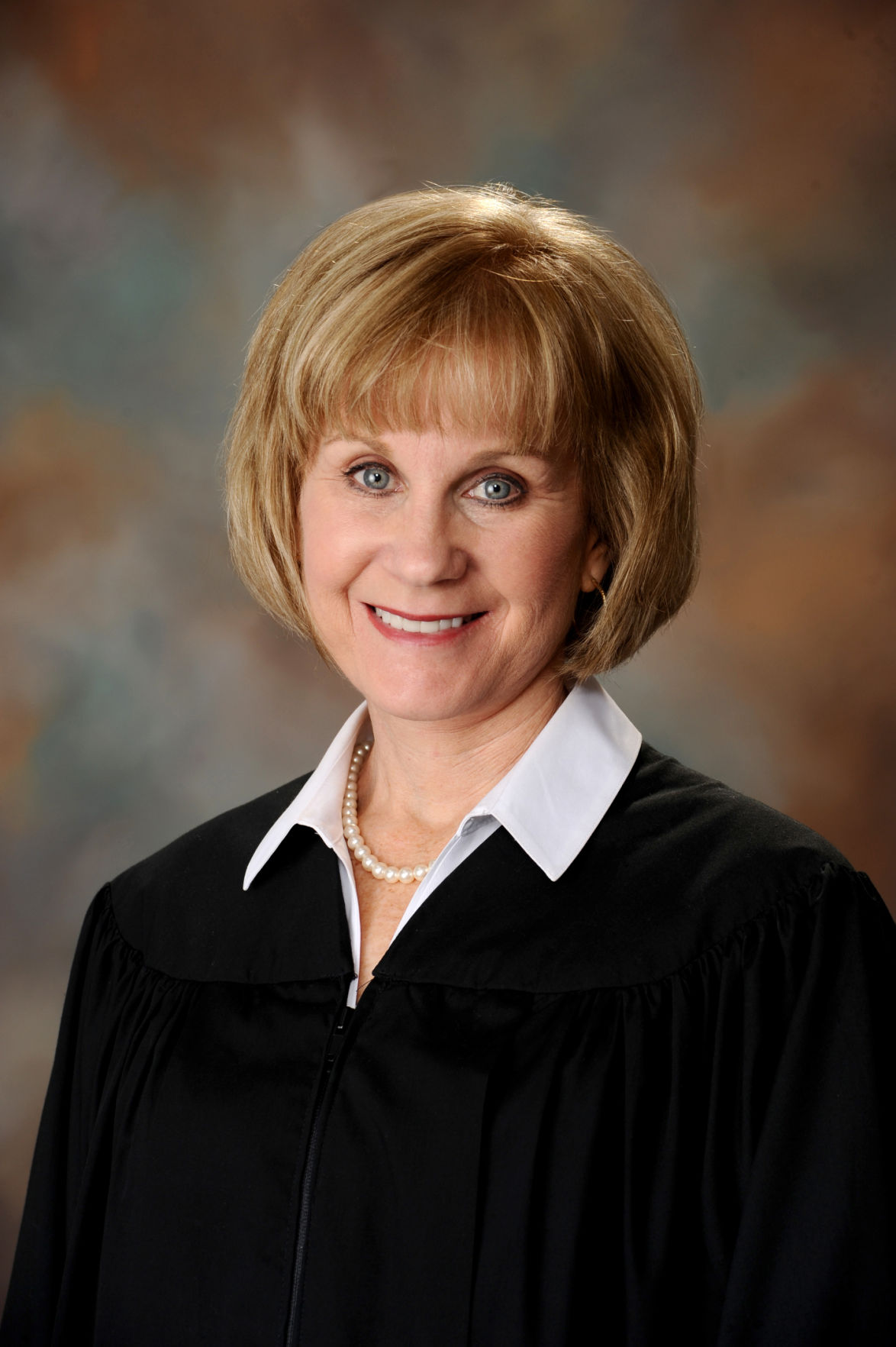 McIntyre First Female Judge In 5th District | The Franklin Sun ...