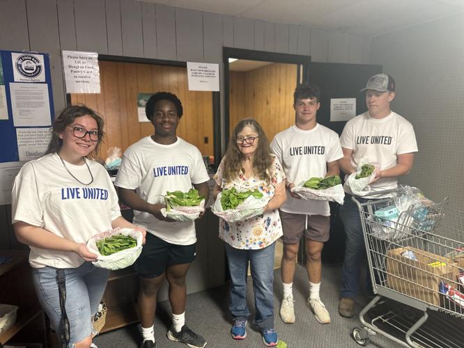 HHS seniors give back to community on Pirate Pride Day of Caring