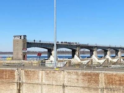 Park Rangers to offer public tours of Lock and Dam 24 in conjunction with Apple Fest