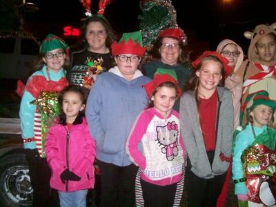Lhannibal Parade Christmas 2022 Many Toys Donated During Hannibal Jaycees Christmas Parade | Article |  Hannibal.net