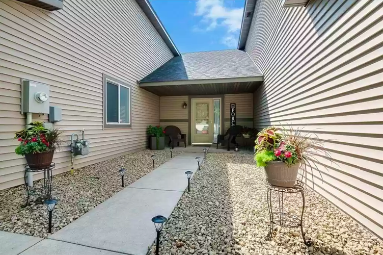 End unit townhouse for sale in Hastings, Minnesota