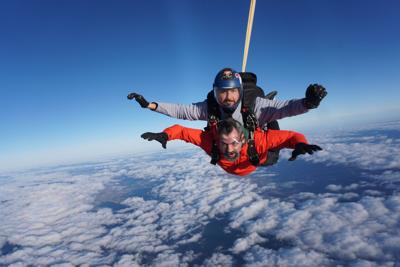 Scott Urban skydiving