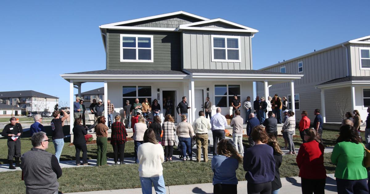 Trailside Point Pact Trailside Village unveiled in open house | News | hastingstribune.com