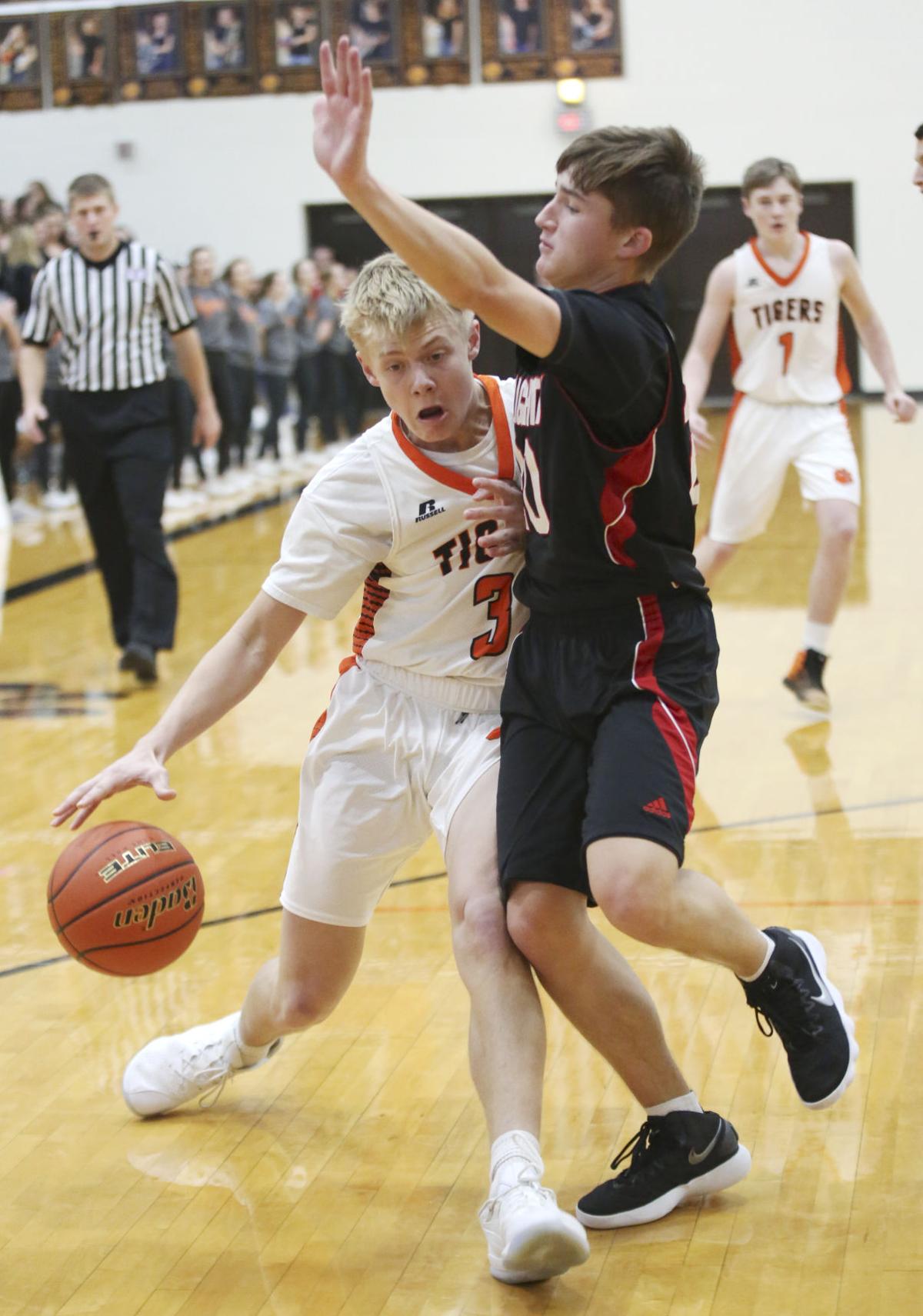 Turnovers Costly To Tigers Sports Hastingstribune Com