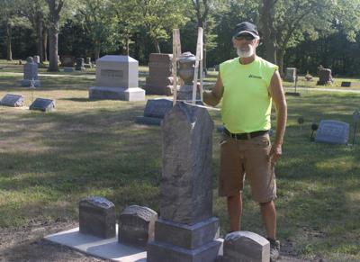 Geneva Straightening Up Cemetery News Hastingstribune Com