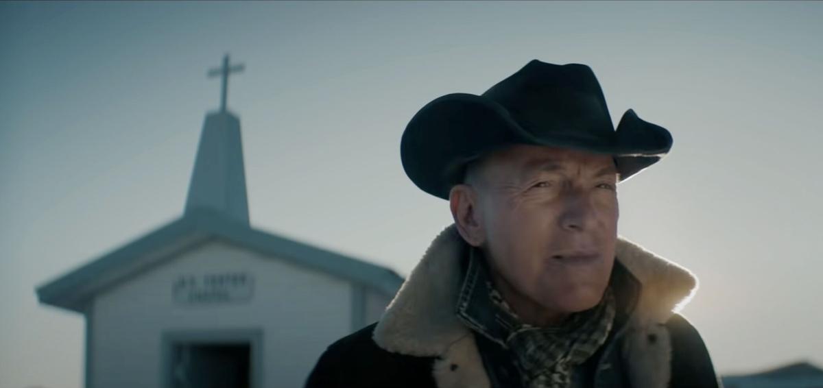 The Boss Visits Geographic Center To Shoot Jeep Super Bowl Commercial Hastingstribune Com