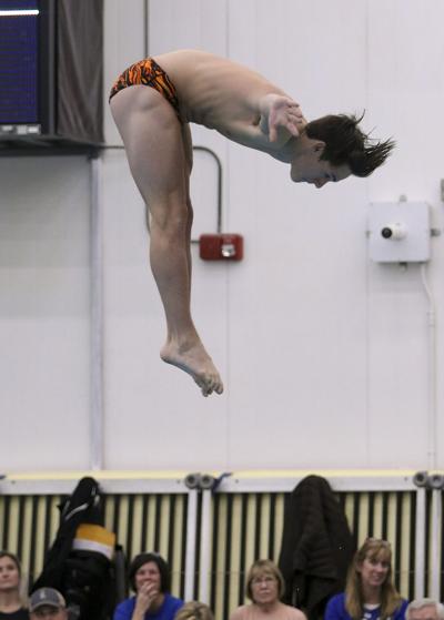Hastings Divers Kick Off State Competition Sports