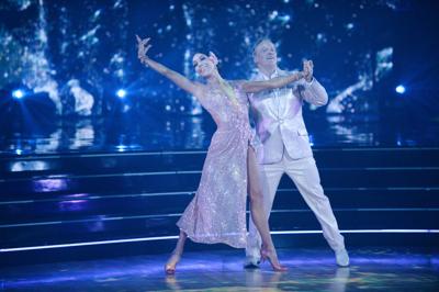Dancing With The Stars Sean Spicer Out Trump Praises Great Try Hastingstribune Com