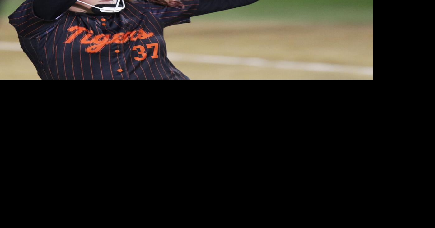 Tigers cruise past Wahoo 9-1 in state tournament opener
