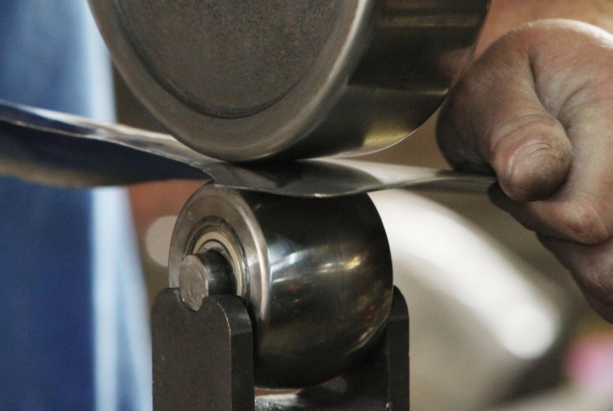 Sheet metal shaper teaches hobbyists News
